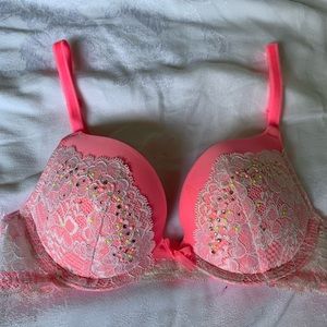 Victoria Secret Bra (Never Worn)